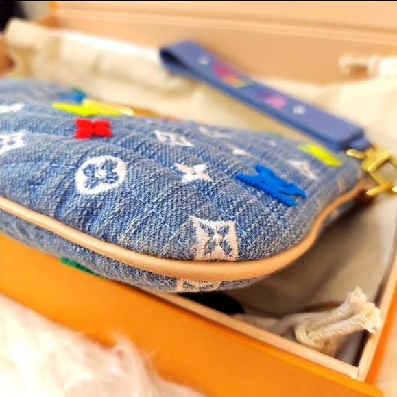 ✨️Like New . Authentic Louis Vuitton multicolor New Wave Denim wristlet pouch - Picture 10 of 17